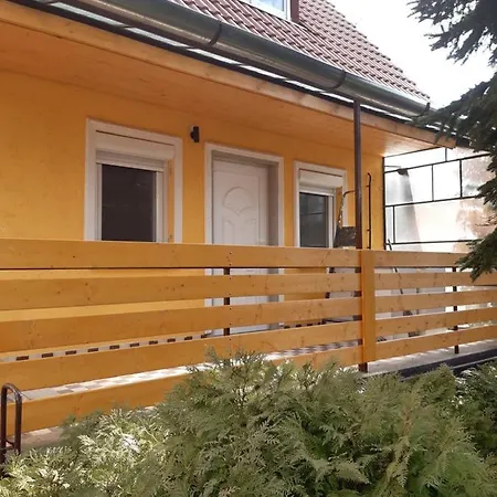 بيت للعطل Pakasz Nyaralohaz